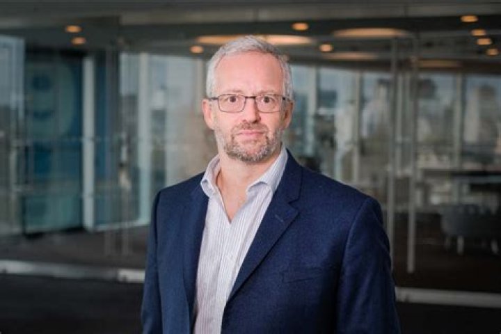 Andrew Lowe – Celebsgraphy