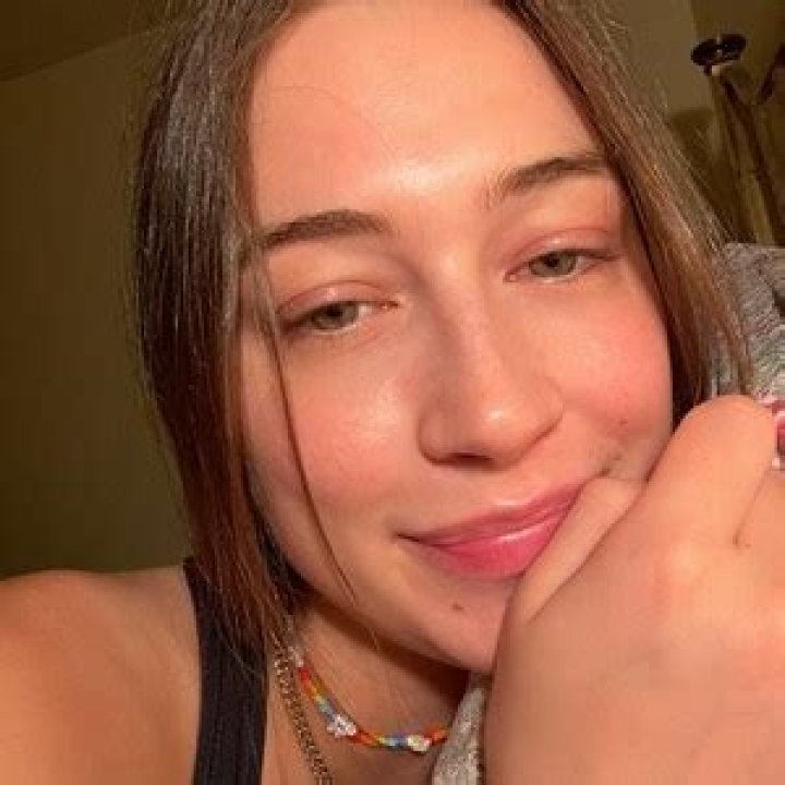 Elsie Hewitt Age | Wiki, Net worth, Bio, Height, Boyfriend