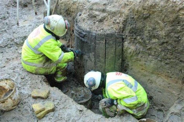 First Fully Intact Roman Funerary Bed Unearthed In London