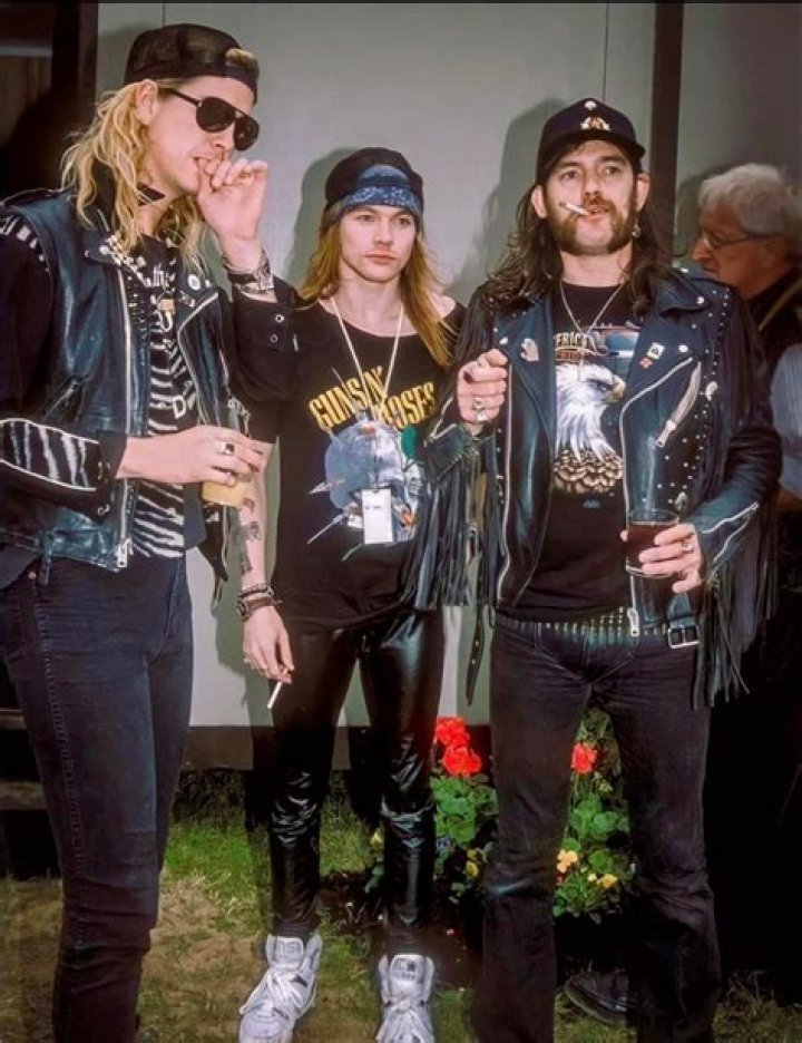 How tall is Axl Rose