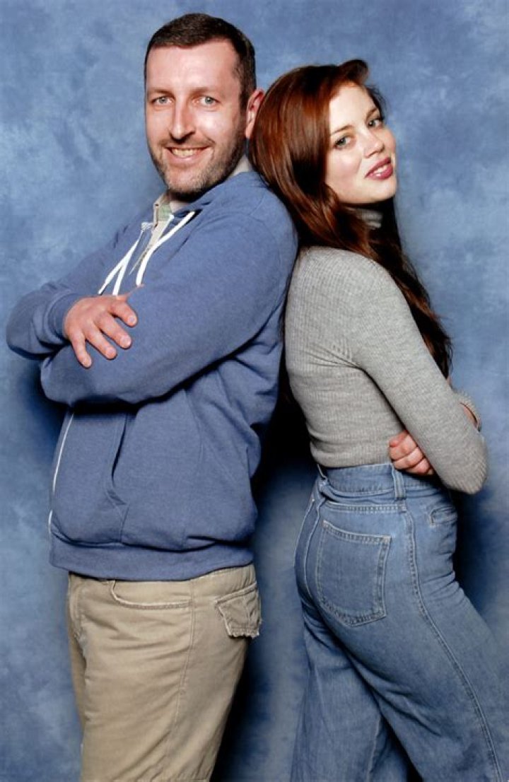 How tall is Charlotte Hope