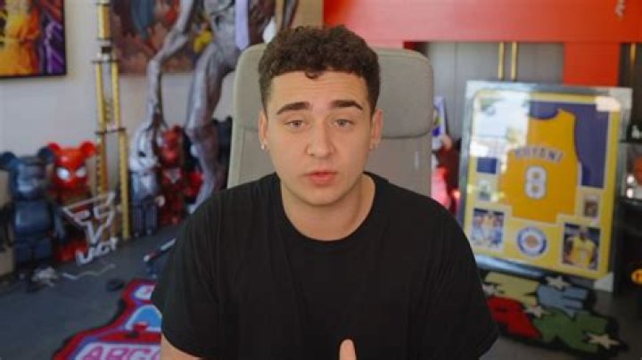 How tall is Jake Lacy