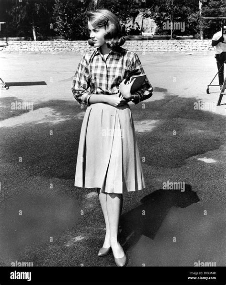 How tall is Jane Fonda