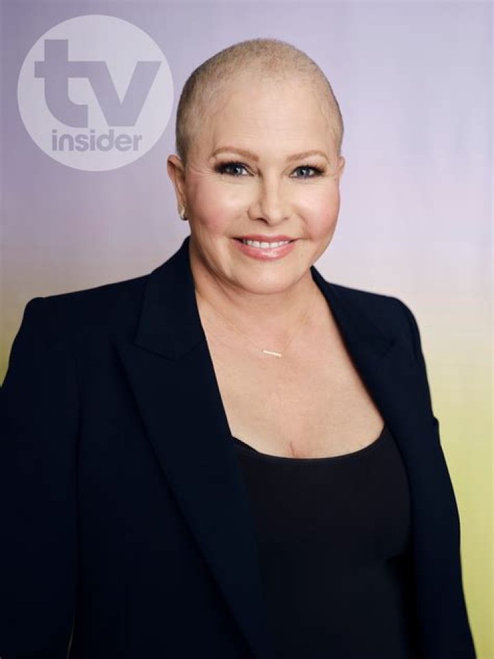 How tall is Nicole Eggert