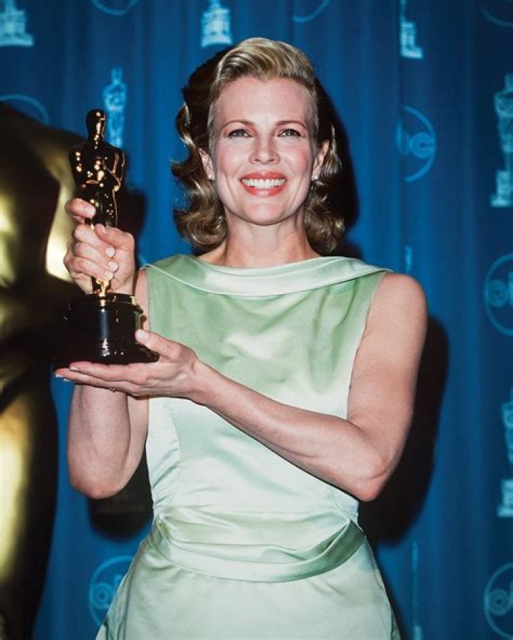 Kim Basinger – Celebsgraphy