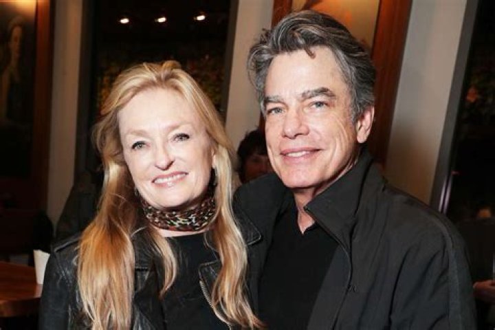 Paula Harwood: Age and Facts about Peter Gallagher Wife