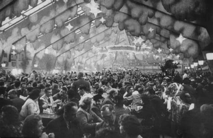 The History Of Oktoberfest In 46 Vintage Photos