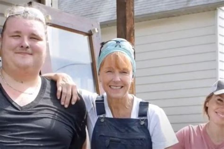 What is Austin Aynes doing after Mina Starsiak fired him?